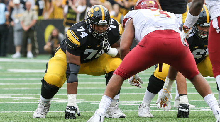 Tristan Wirfs has the perfect size and personality to play on the offensive  line - Hawk Fanatic