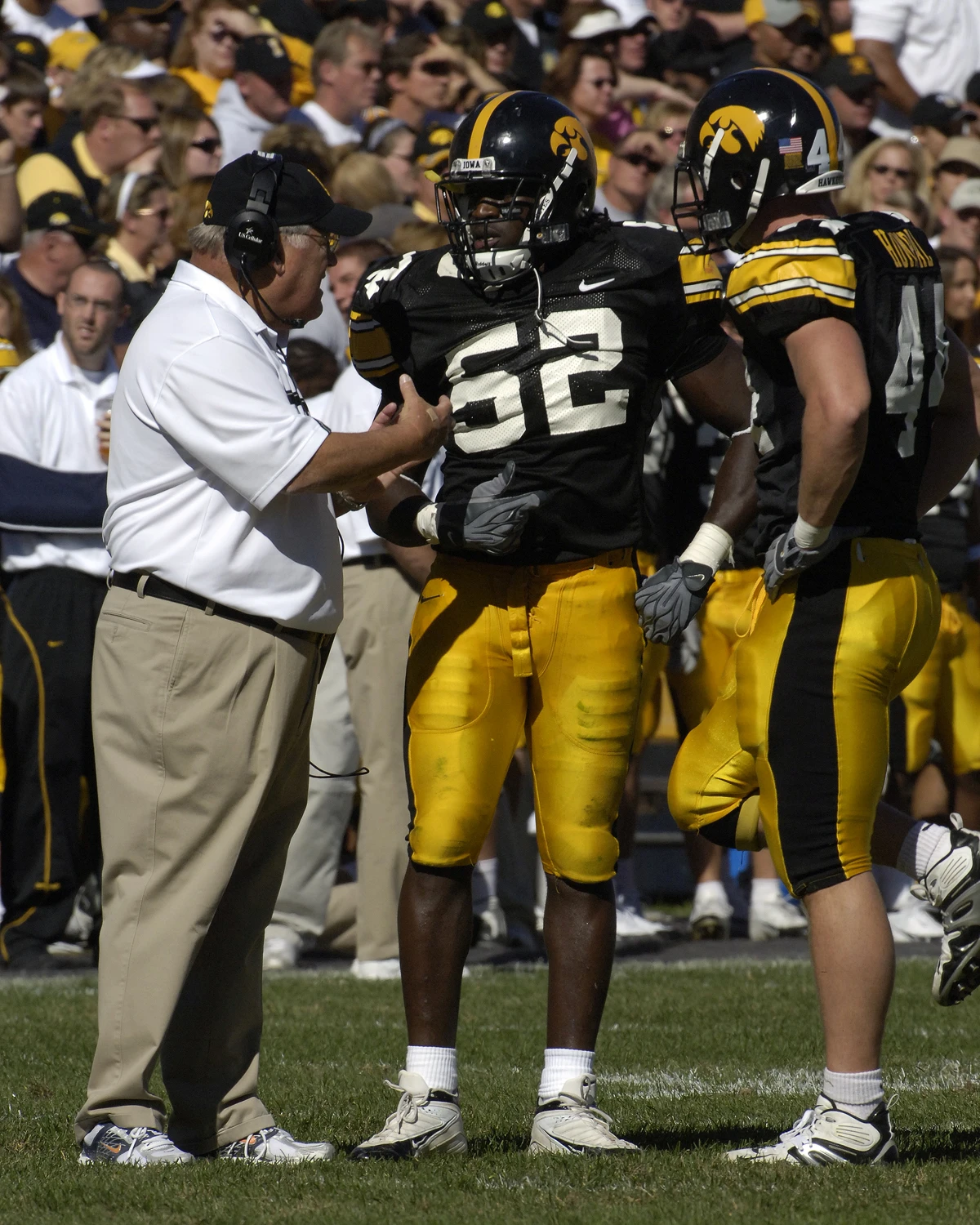 Iowa's Josey Jewell earns Jack Lambert Award