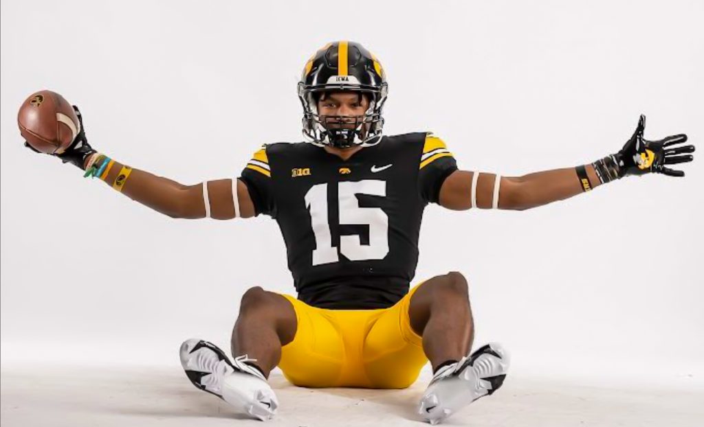 Iowa adds Michigan 3-star cornerback to its 2022 recruiting class - Hawk  Fanatic