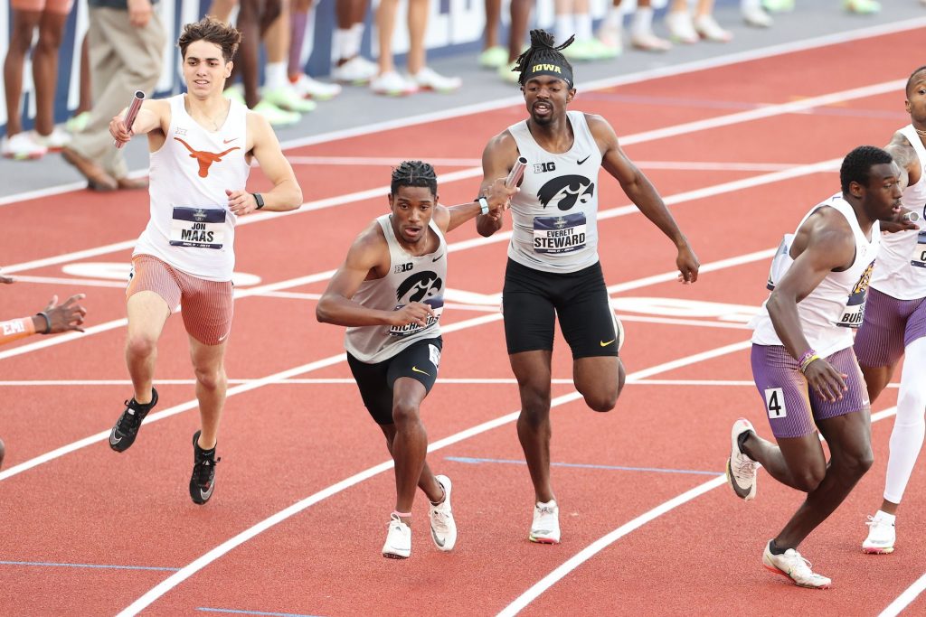 Iowa men's track and field has four AllAmericans on Day 1 in Eugene