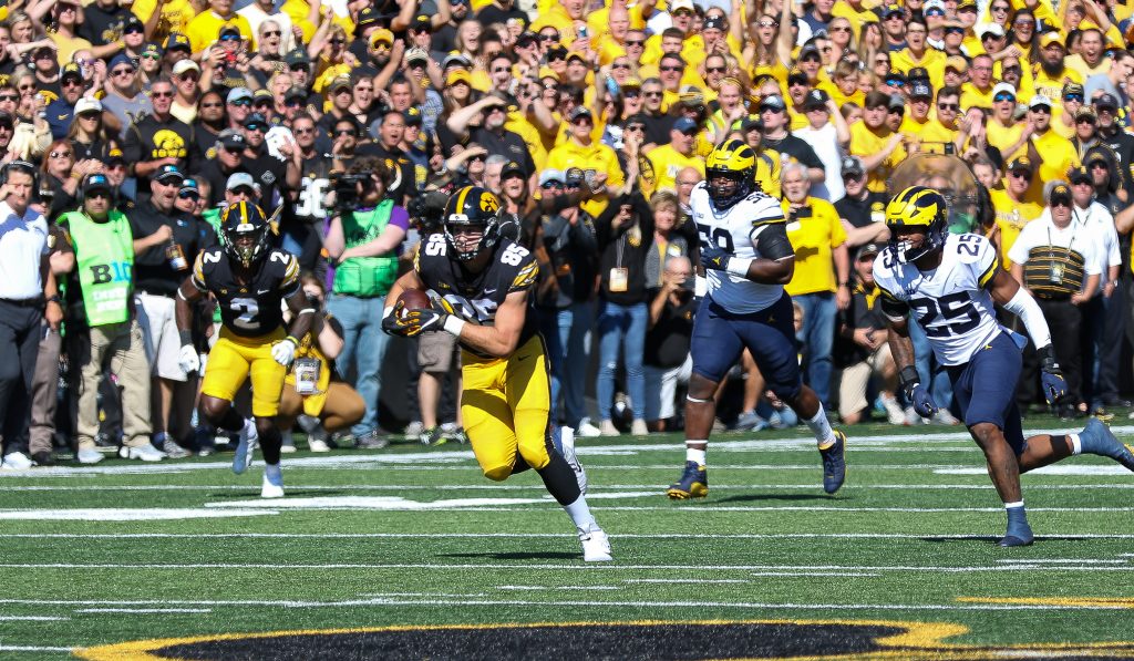 Photo Gallery IowaMichigan Football Hawk Fanatic