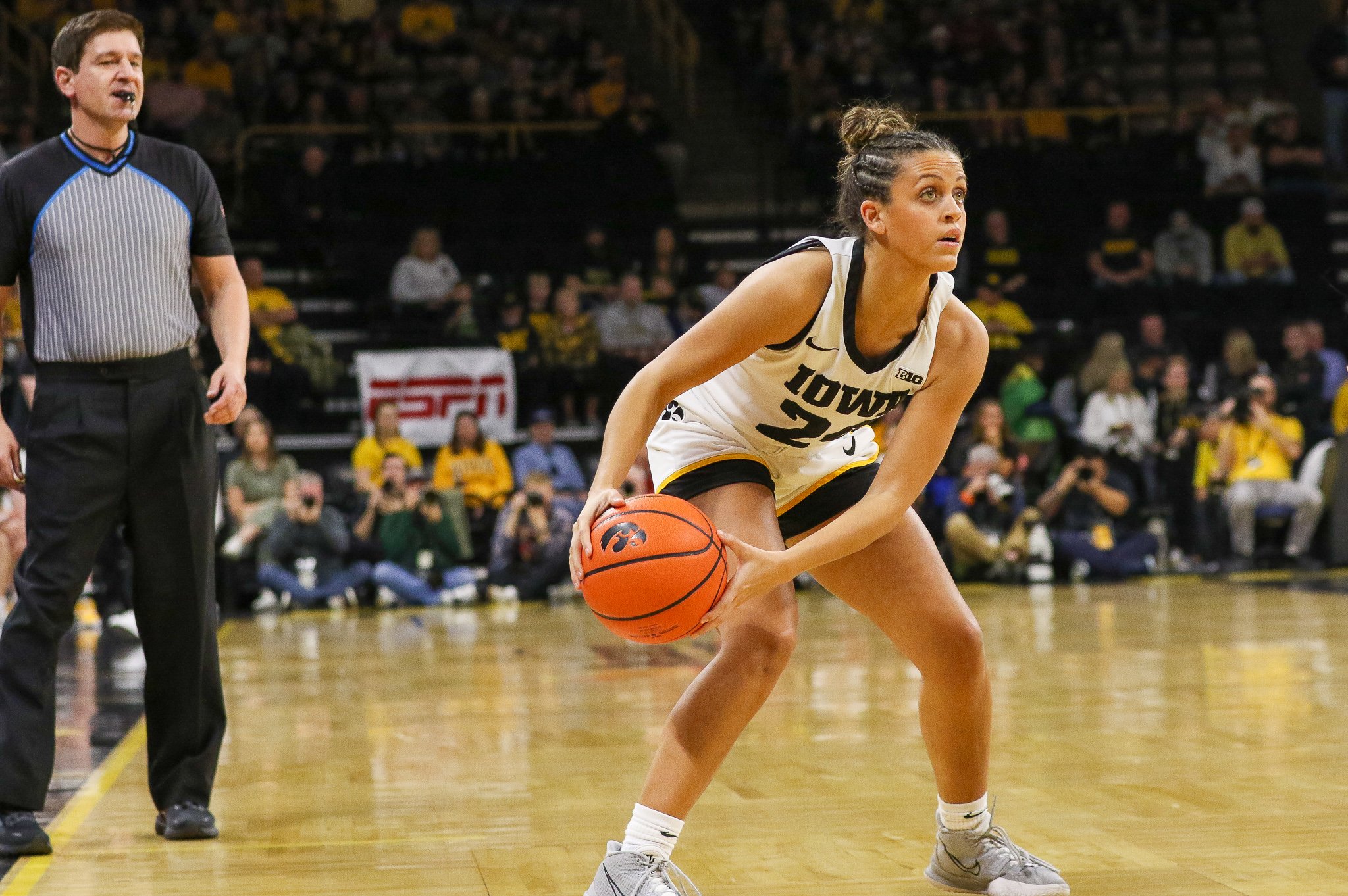 Iowa Women Begin Huge Week On Court With Huge Roster News Hawk Fanatic