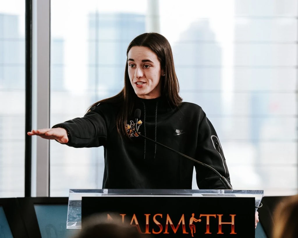 Caitlin Clark got what she deserves in being named Naismith Trophy