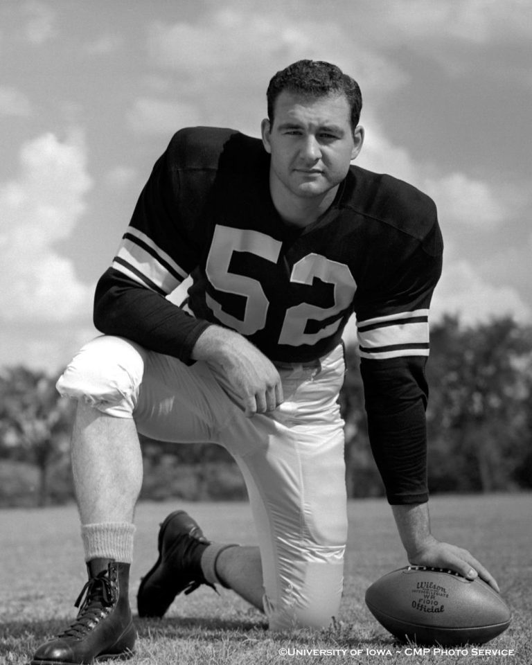 Former Iowa football All-American Jerry Hilgenberg passes away at 92 ...