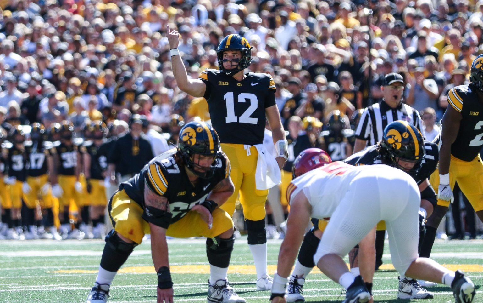 Iowa Passing Offense Unravels As Iowa State Overcomes 13-point Halftime ...