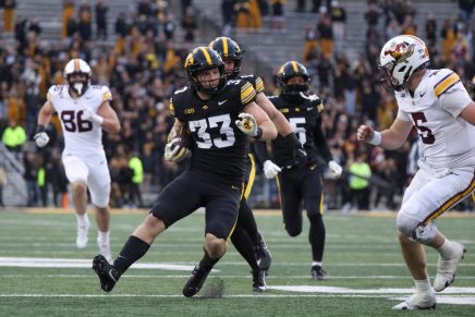 20251017_IOWA_FOOTBALL_VS_MINNESOTA_JRR_0150