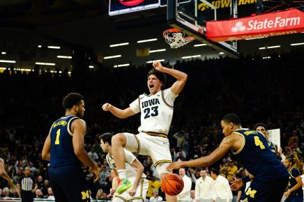 howard michigan dunk