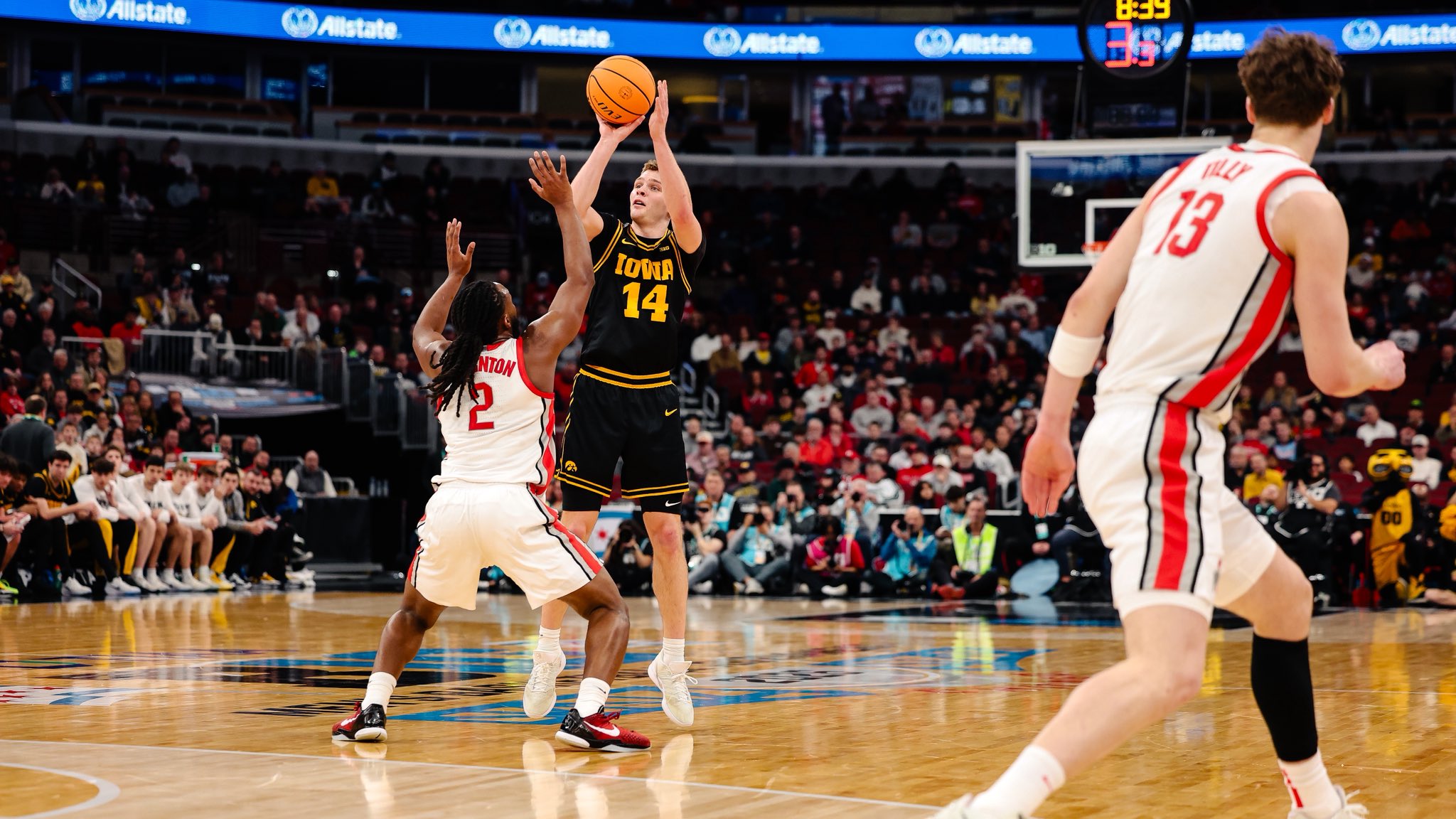 stirtz shoots over thornton