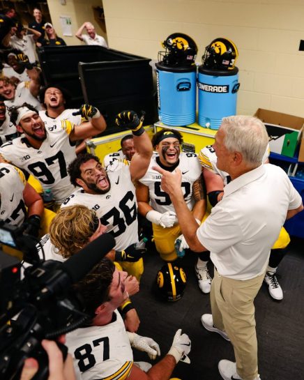 kirk mich locker room