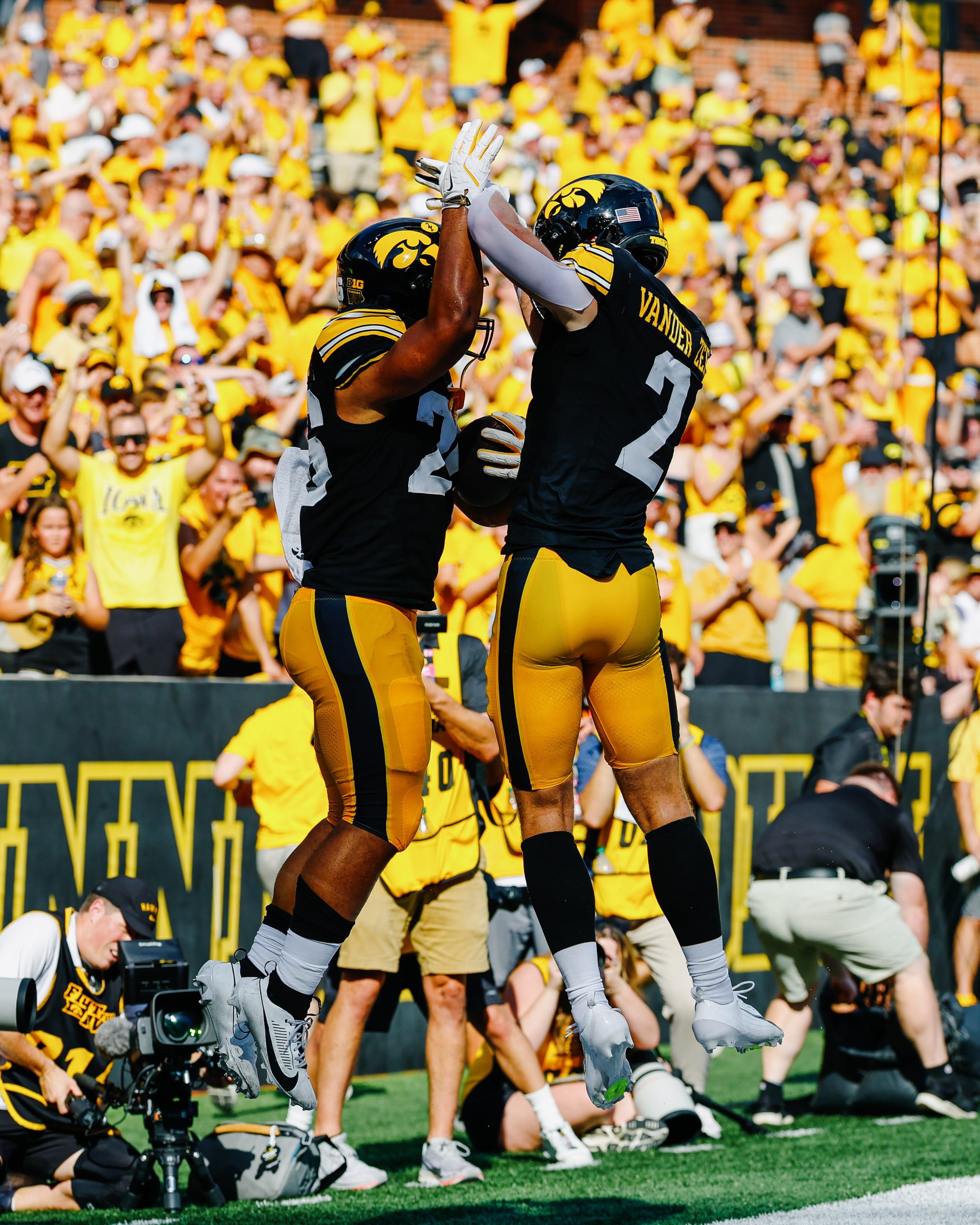 xavier williams vander zee td celebration