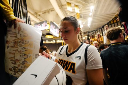 mckenna aigns autographs