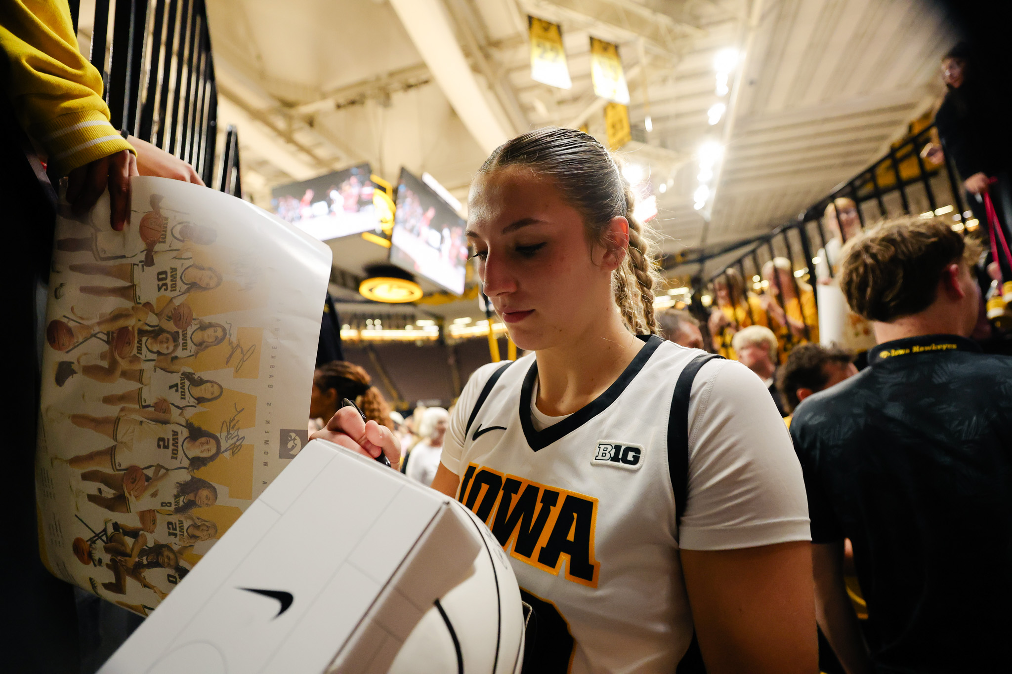 mckenna aigns autographs